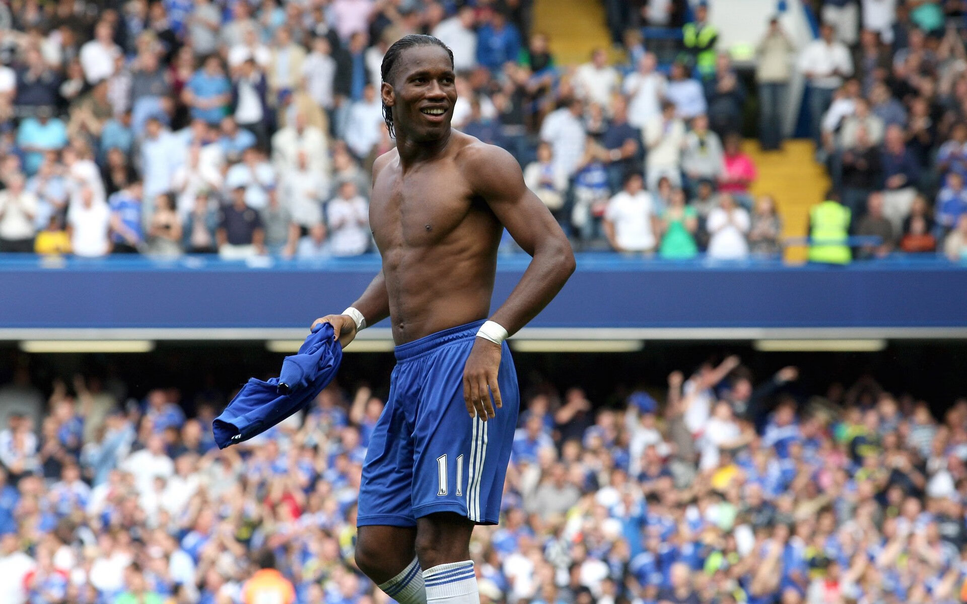 辽宁男篮外援杰伦亚当斯被裁